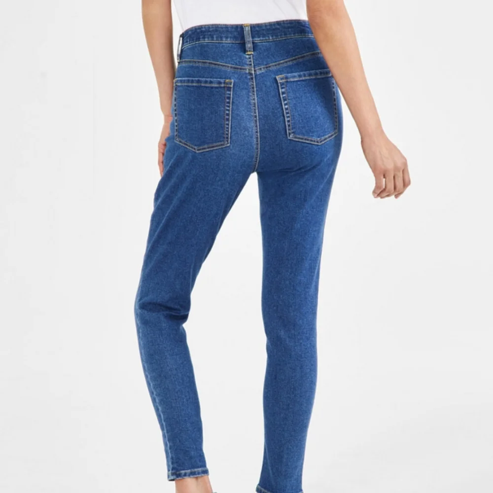 STYLE & CO. WOMEN'S CURVY SKINNY LEG  DISTRESSED JEANS SIZE 10